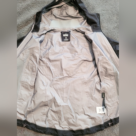 REI Co-op XeroDry GTX rain jacket - Picture 5 of 9